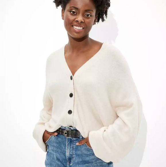 American Eagle Outfitters Sweaters - NWT AE "Cropped Dreamspun Balloon Sleeve Cardigan"